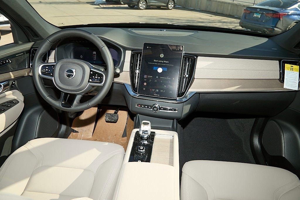 New 2026 Volvo XC90 B6 Plus w/ Protection Package image 25