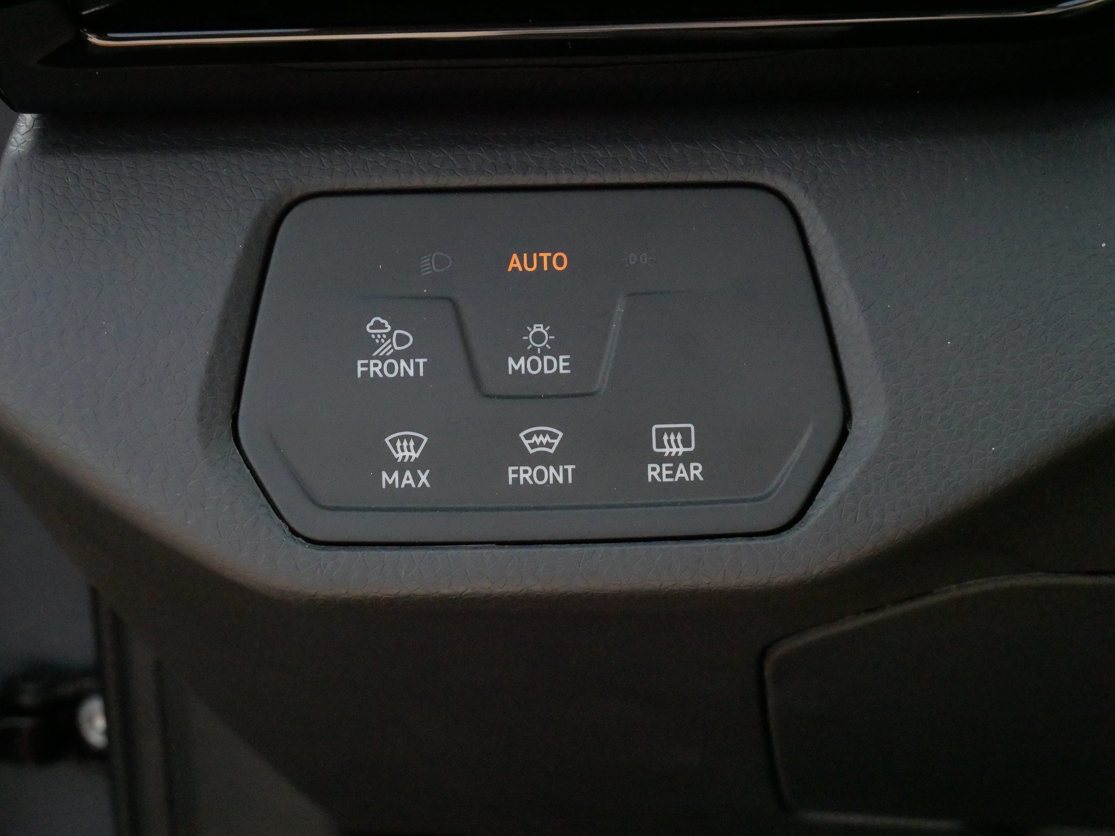 Certified 2025 Volkswagen ID.4 Pro S Plus AWD/4WD image 27