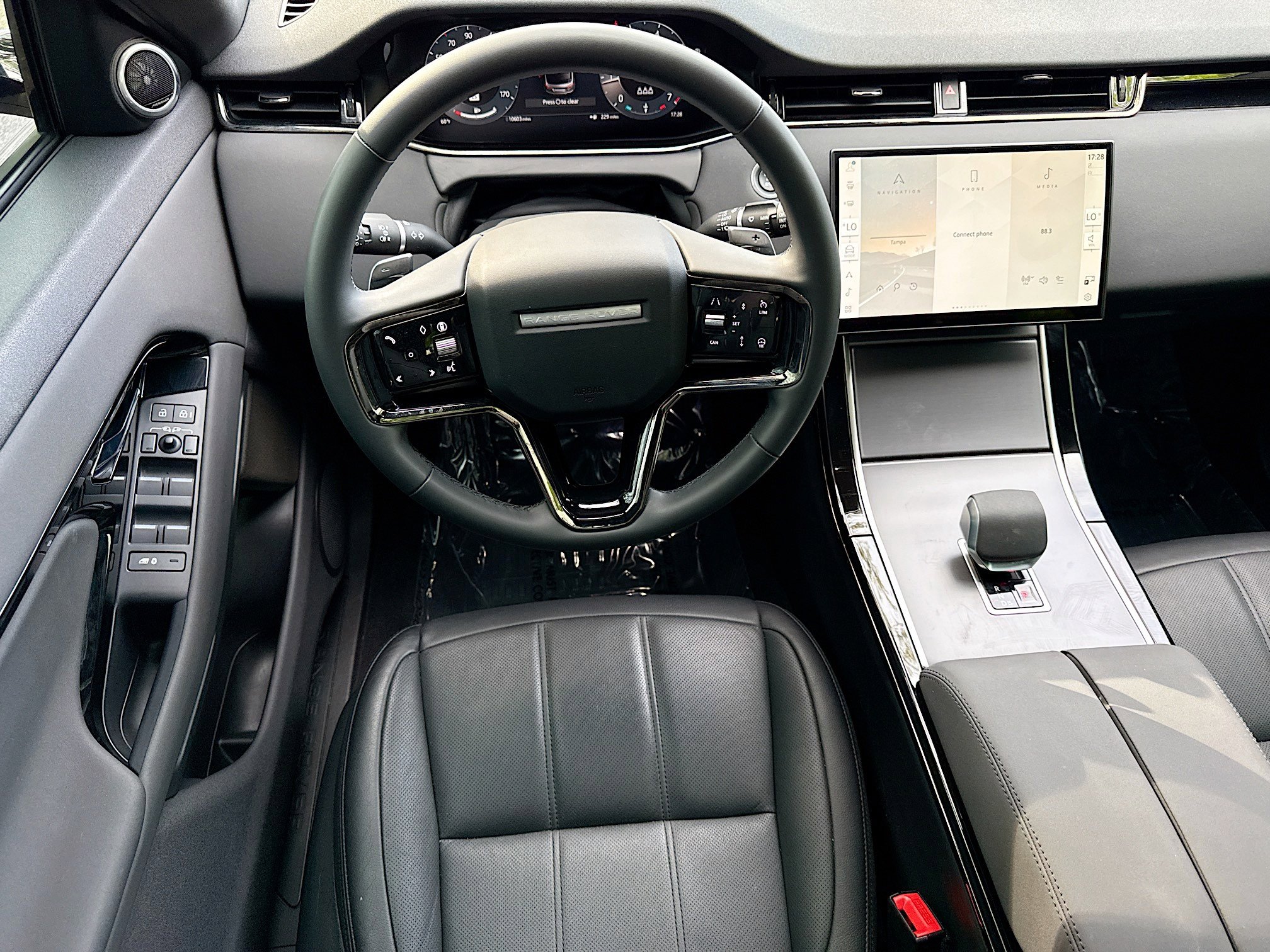 Used 2026 Land Rover Range Rover Evoque S image 16
