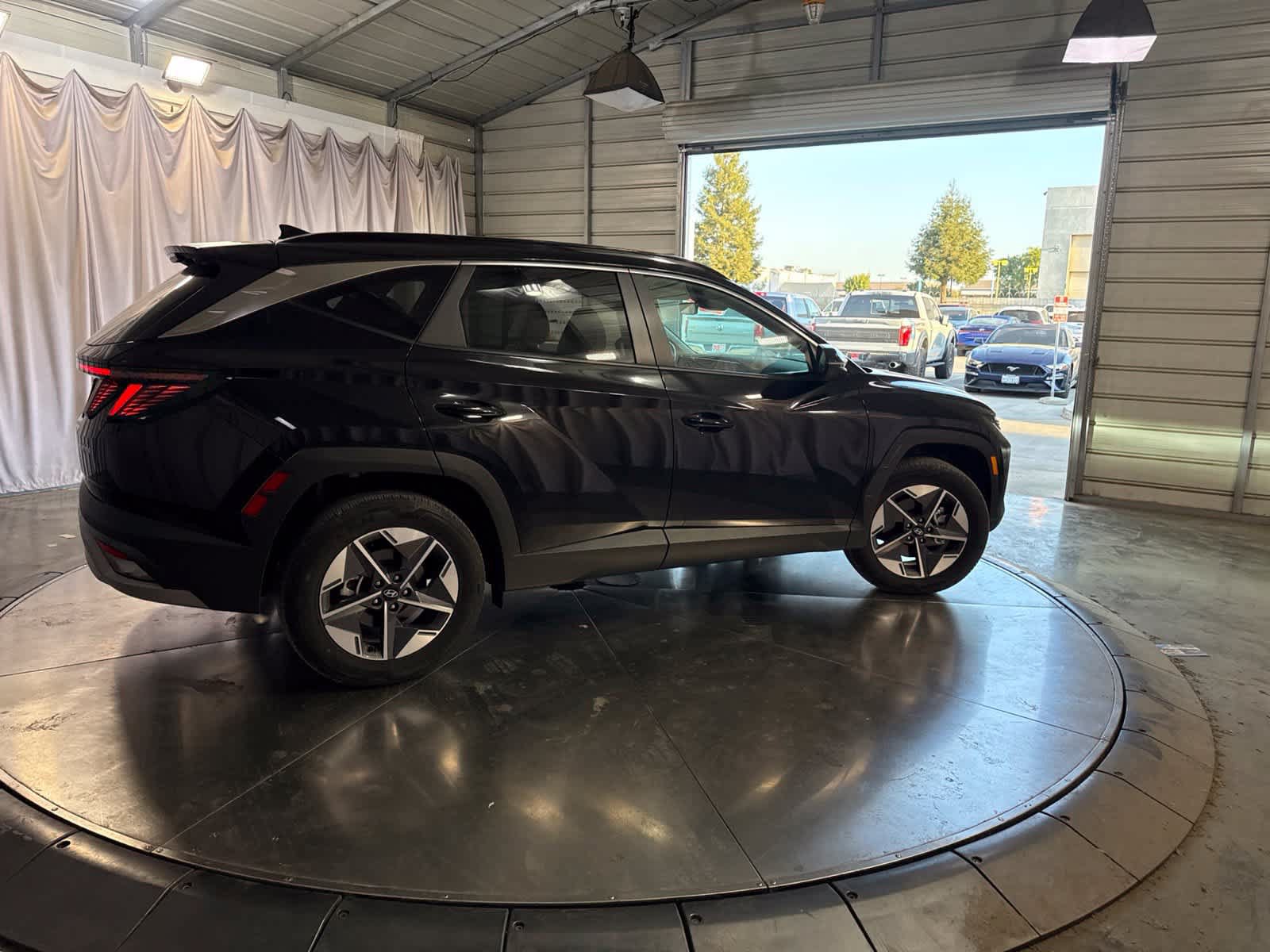 Used 2025 Hyundai Tucson SEL AWD/4WD image 4