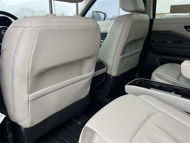 Used 2023 Nissan Pathfinder SL w/ SL Premium Package image 21