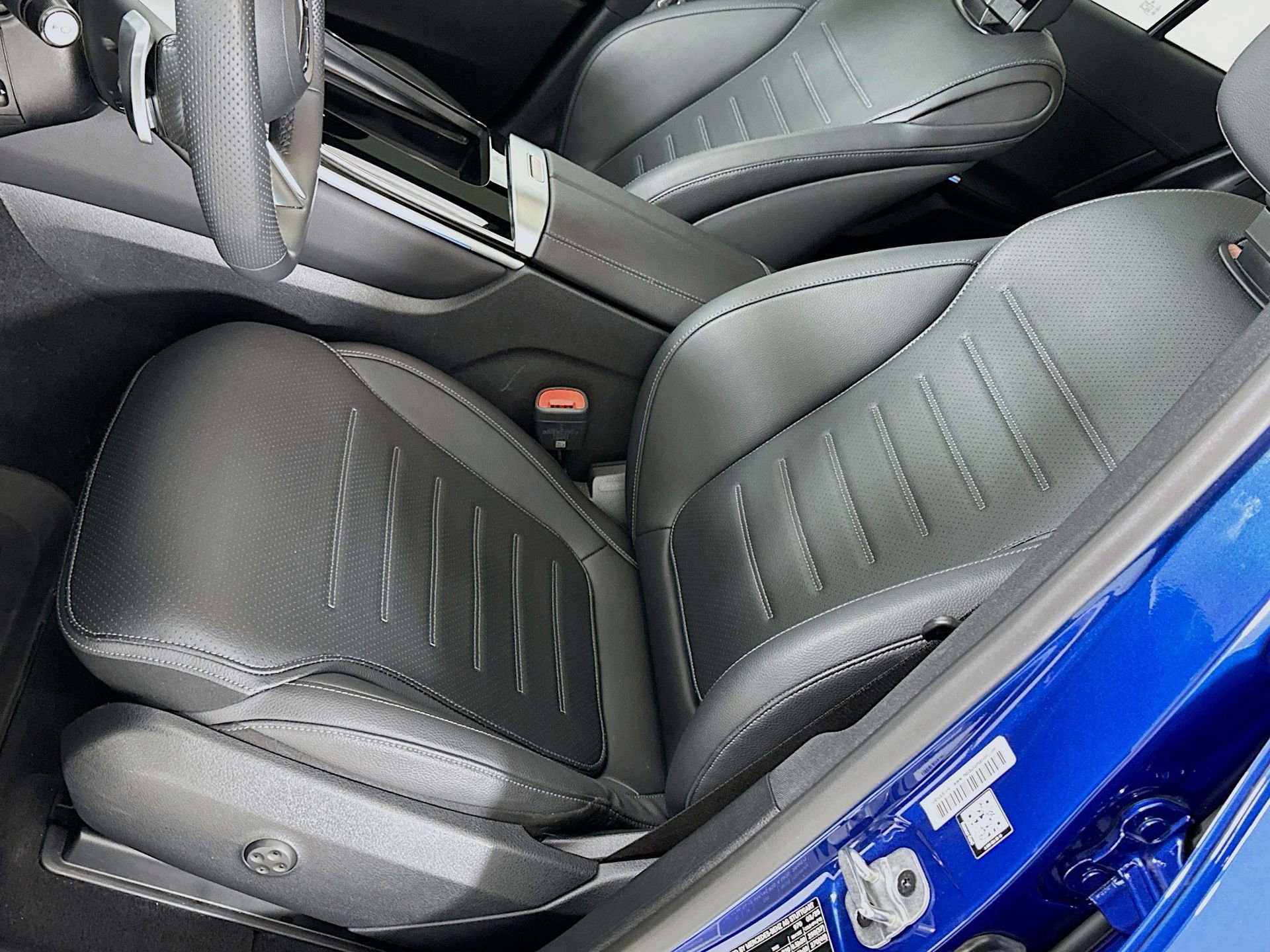 Used 2025 Mercedes-Benz GLC 300 4MATIC image 20