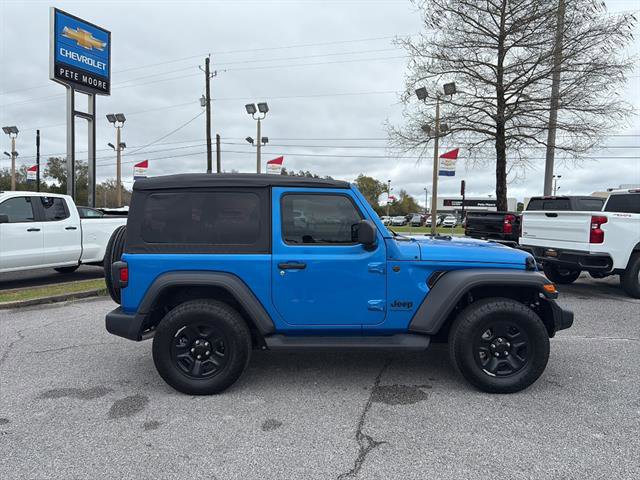 Used 2025 Jeep Wrangler Sport AWD/4WD image 8