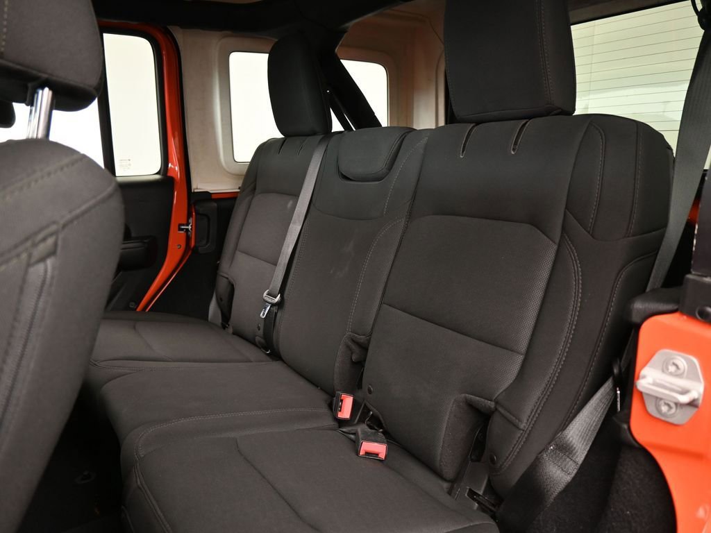 Used 2018 Jeep Wrangler Unlimited Sport S image 33