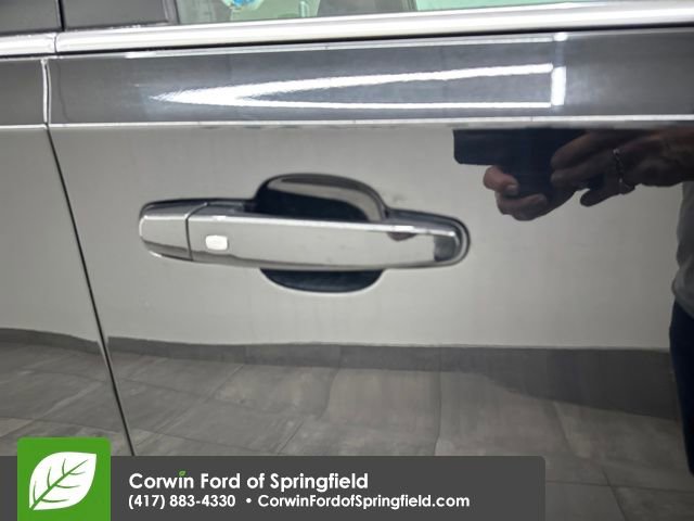 Used 2023 Chevrolet Traverse LT image 8