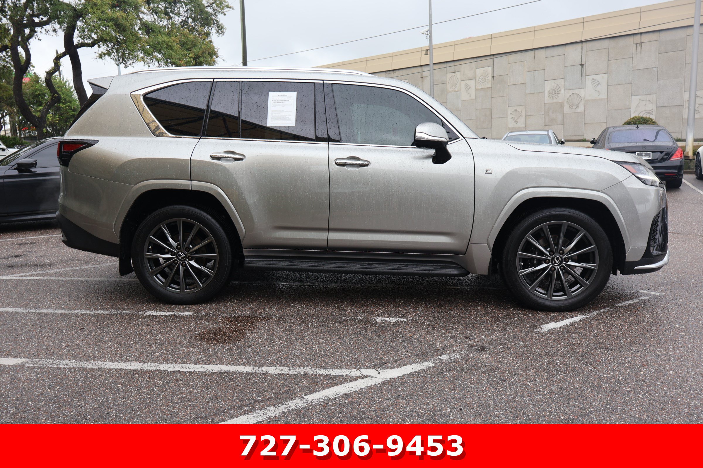 Used 2022 Lexus LX 600 F Sport w/ Accessory Package (Z1) AWD/4WD image 11