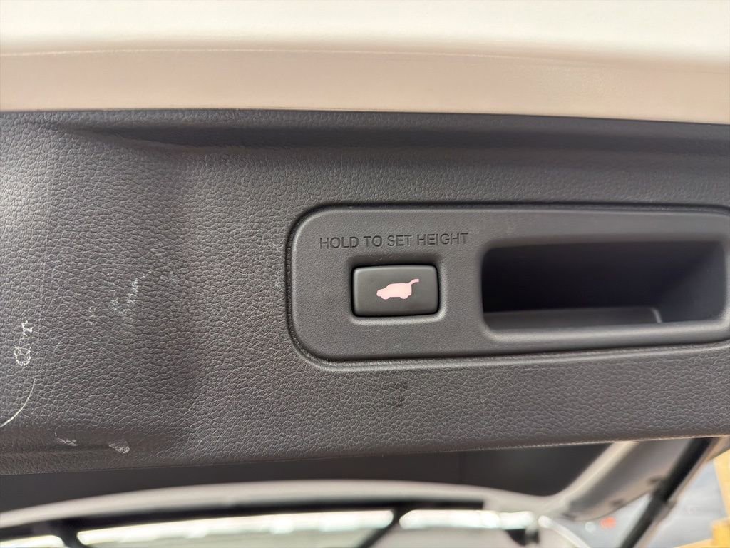 Used 2025 Honda Pilot Touring image 40
