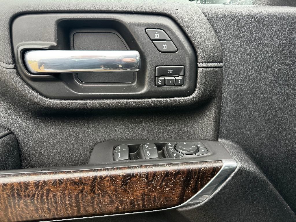 Used 2021 GMC Sierra 2500 Denali w/ Denali Black Diamond Edition image 15