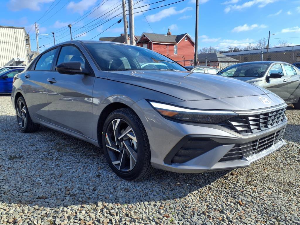 New 2025 Hyundai Elantra Sport image 4