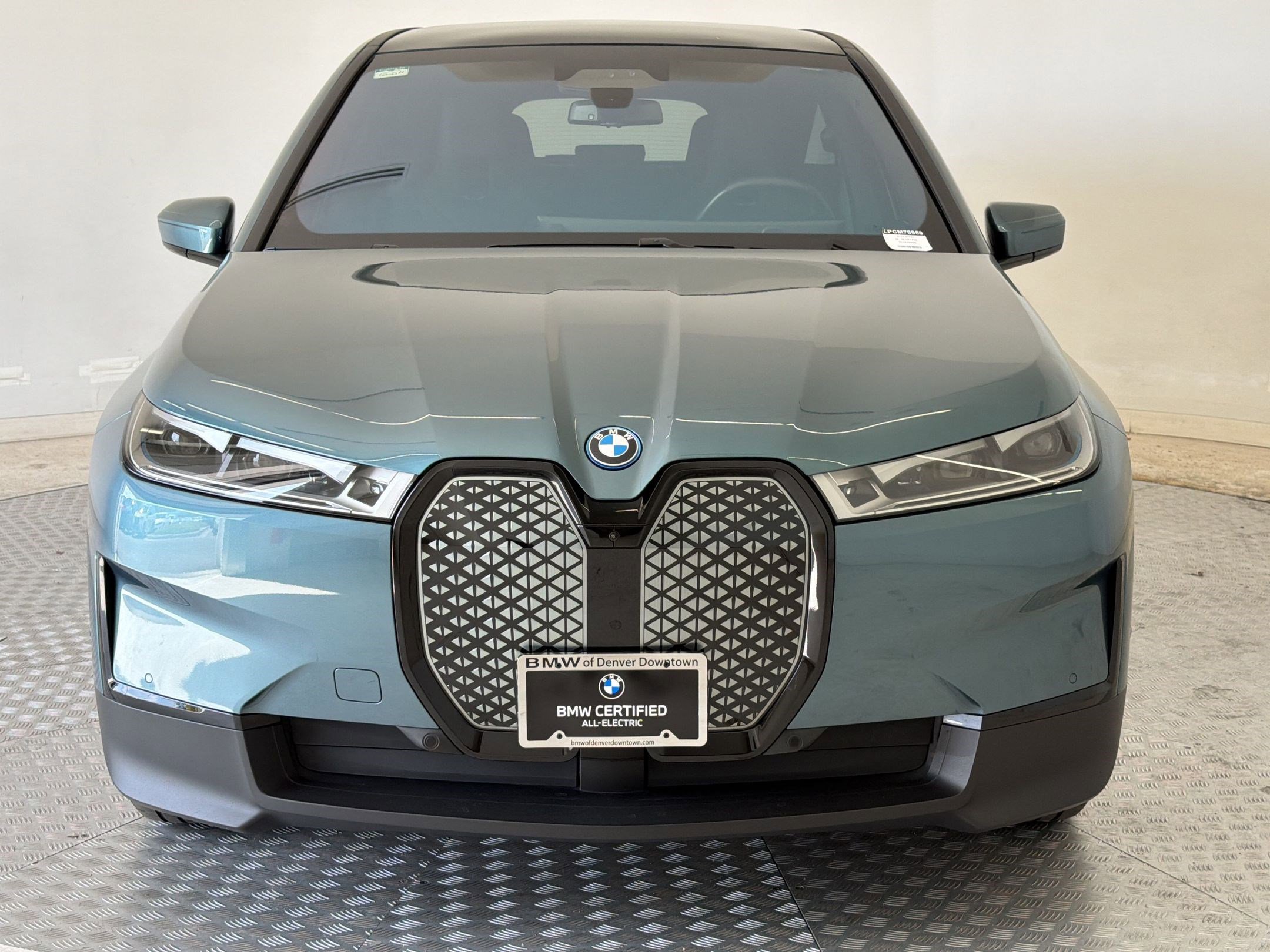 Certified 2023 BMW iX xDrive50 w/ Premium Package AWD/4WD image 6