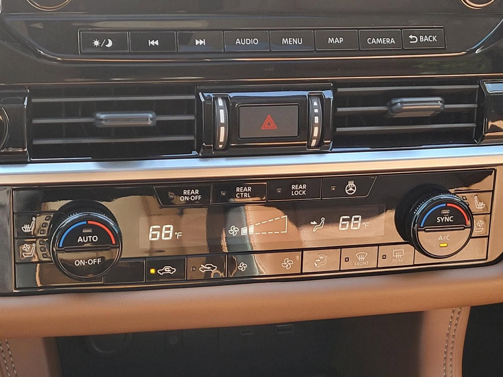 Used 2024 Nissan Pathfinder Platinum w/ Cargo Package image 31