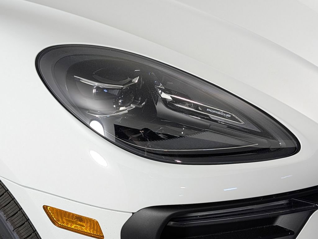 New 2026 Porsche Macan AWD/4WD image 15