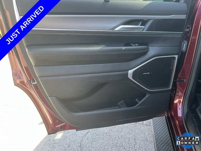 Certified 2024 Jeep Wagoneer Series II w/ Convenience Group I RWD image 19