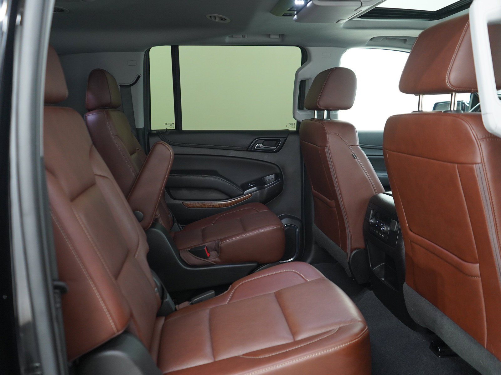 Used 2019 Chevrolet Suburban Premier w/ Premier Plus Edition AWD/4WD image 12