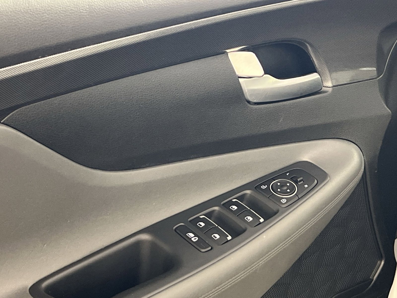 Used 2023 Hyundai Santa Fe SEL AWD/4WD image 16