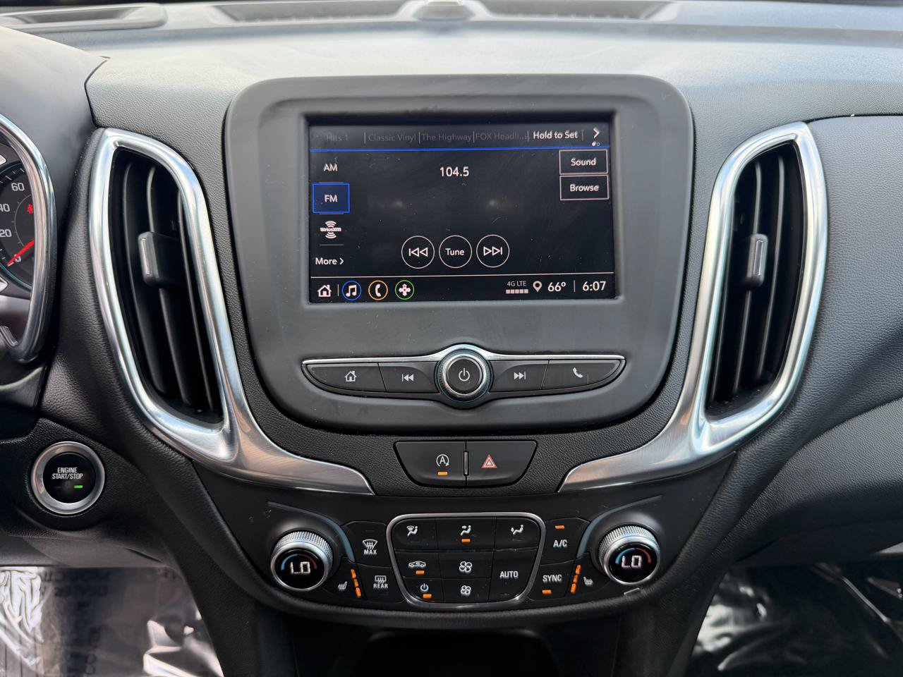 Used 2024 Chevrolet Equinox LT w/ Driver Convenience Package AWD/4WD image 30