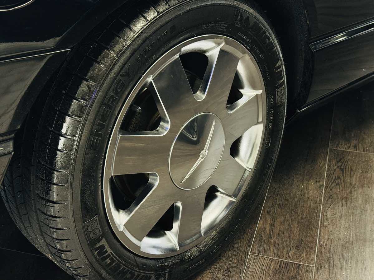 Used 2002 Ford Thunderbird Deluxe image 18
