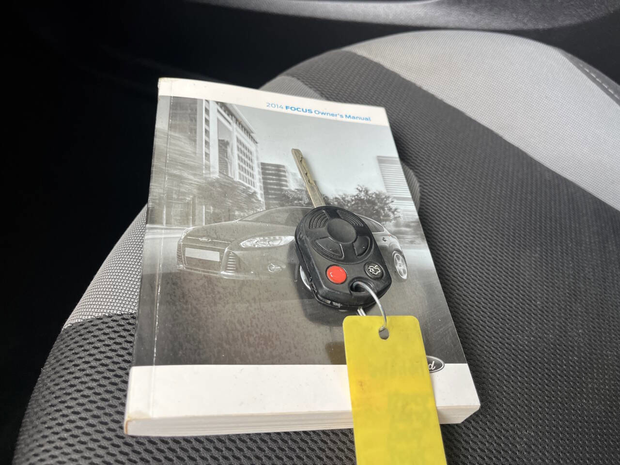 Used 2014 Ford Focus SE w/ SE Sport Package image 26