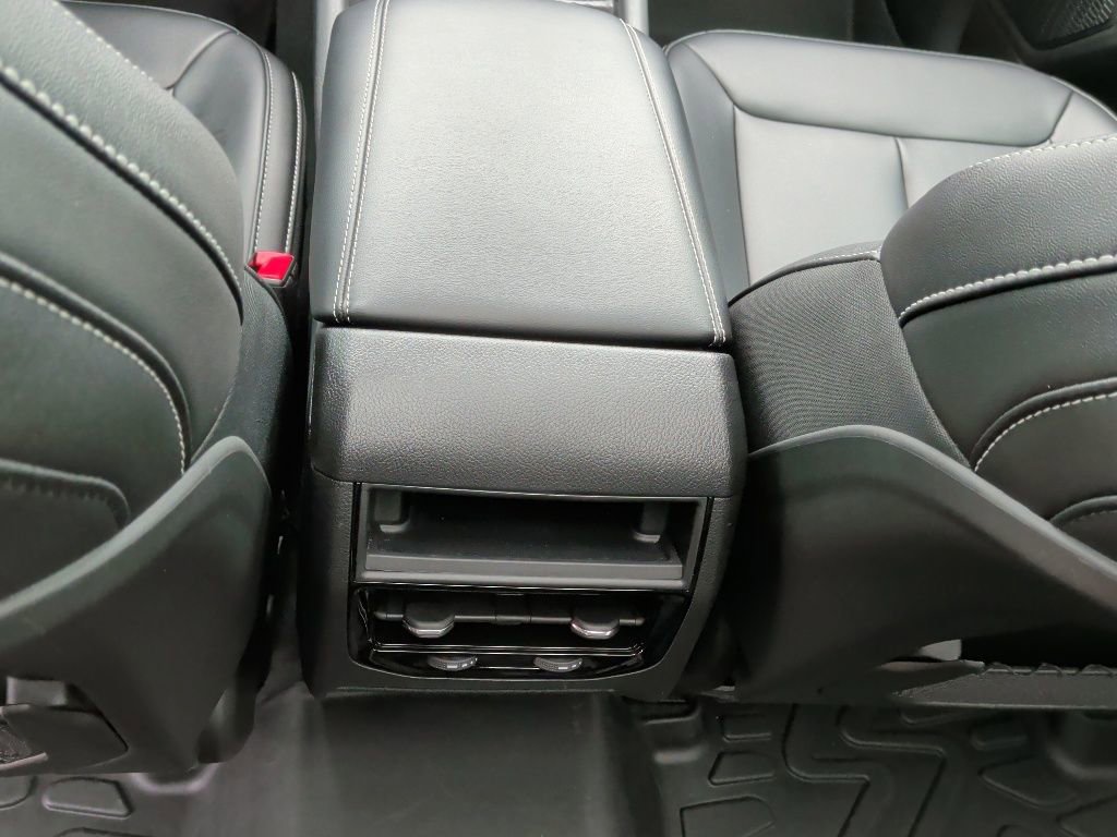 Used 2025 Jeep Grand Cherokee Limited w/ Black Appearance Package RWD image 39