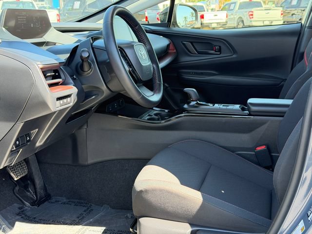 Used 2025 Toyota Prius Plug-In Hybrid FWD image 15
