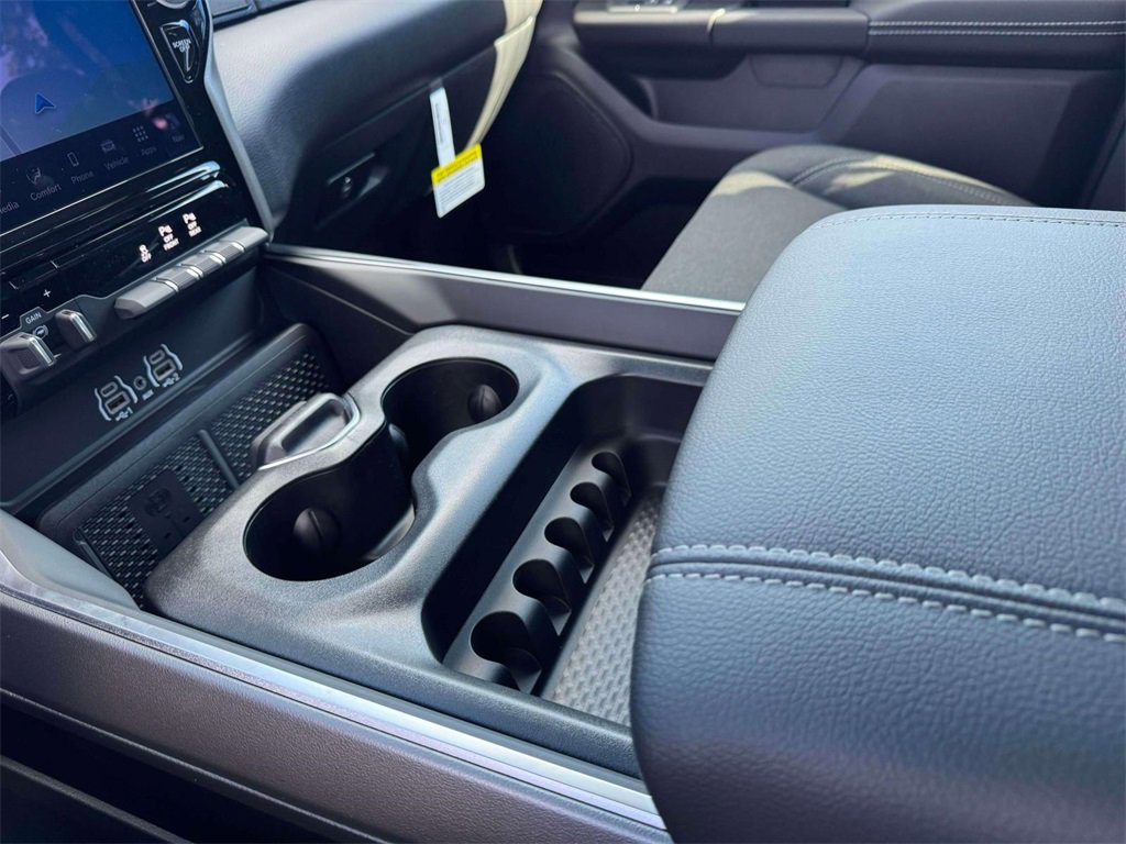 New 2026 RAM 1500 4x4 Crew Cab image 23