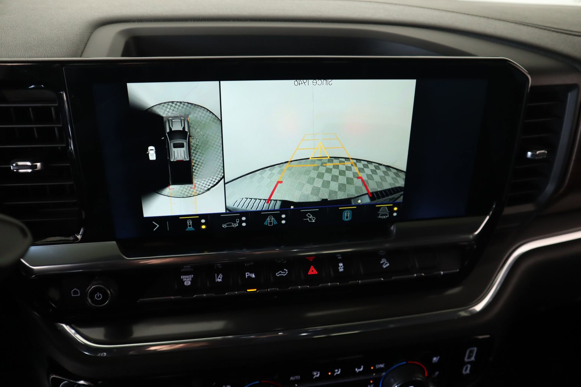 Used 2024 Chevrolet Silverado 2500 High Country w/ Technology Package image 6