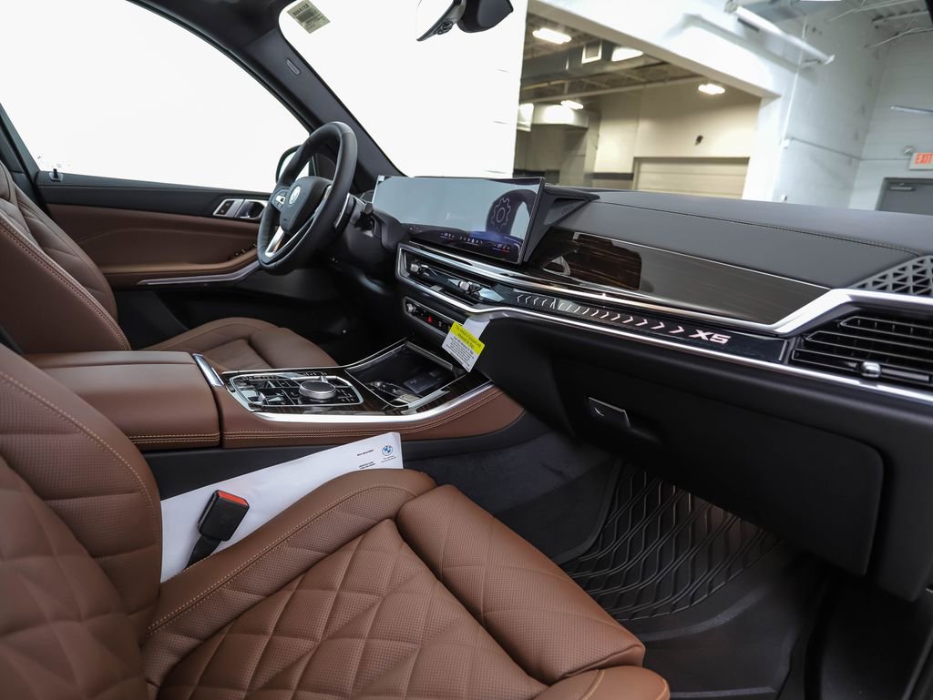New 2026 BMW X5 xDrive50e w/ Premium Package image 30