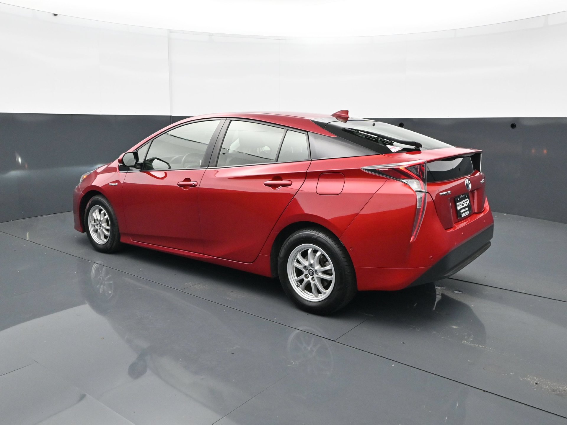 Used 2018 Toyota Prius Two w/ Prius Two Safety Plus Package FWD image 4
