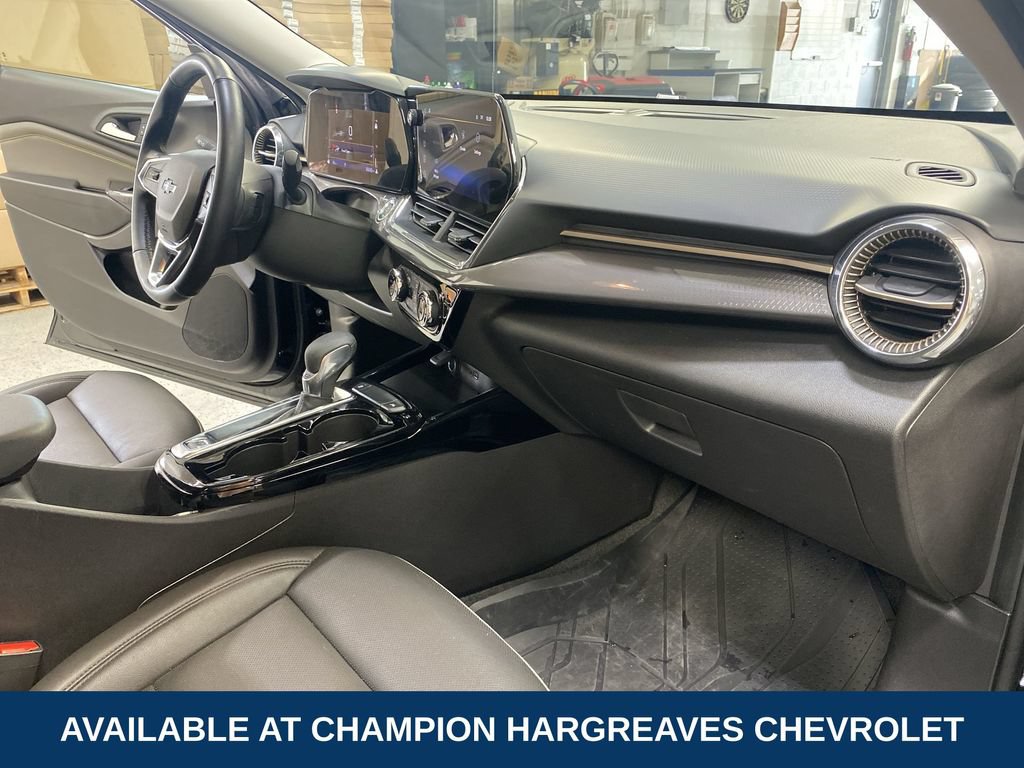 Used 2025 Chevrolet Trax ACTIV w/ Driver Confidence Package FWD image 37