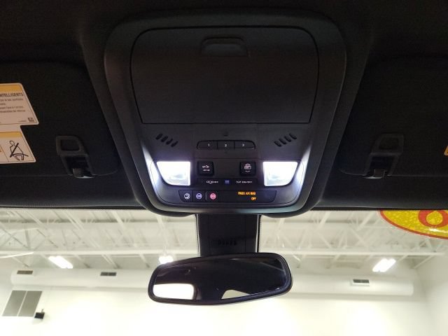 Used 2018 Chevrolet Equinox Premier AWD/4WD image 19