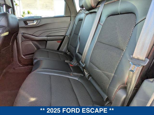Used 2025 Ford Escape ST-Line Elite image 21