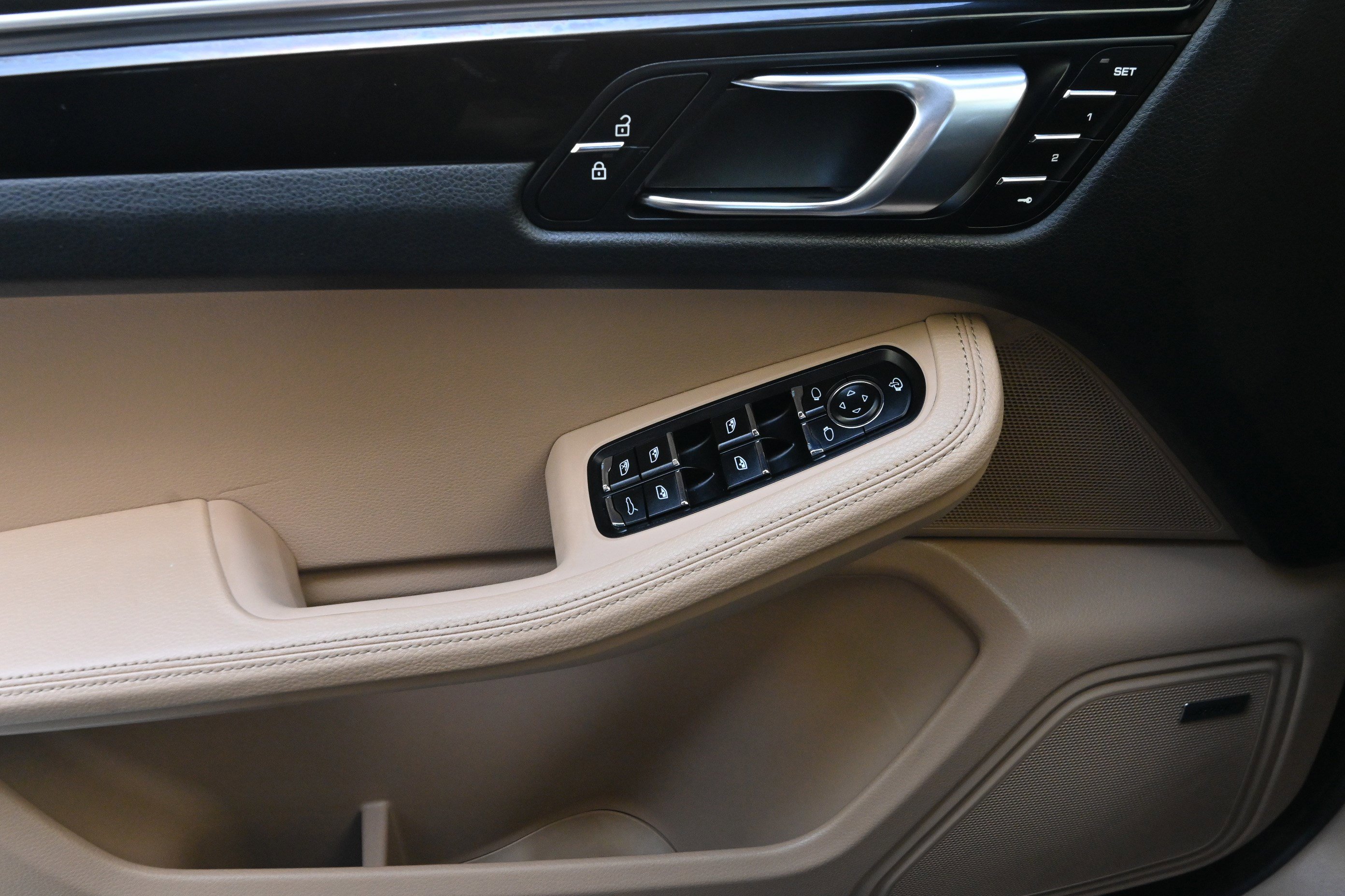 Used 2024 Porsche Macan image 29