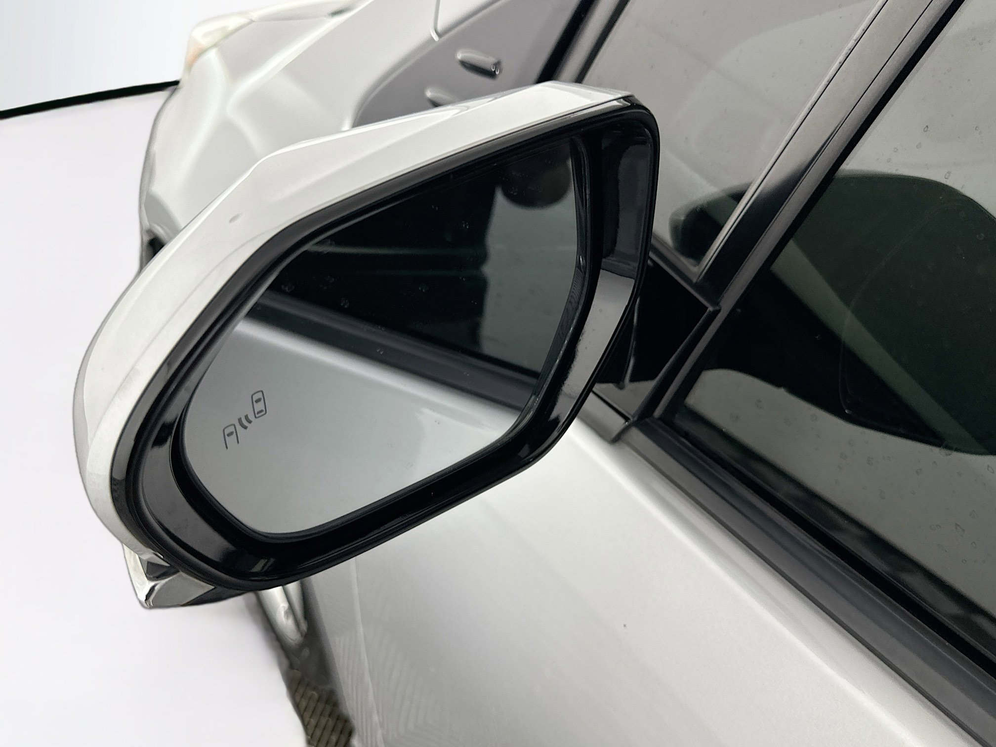 Used 2017 Toyota Prius Three Touring FWD image 16
