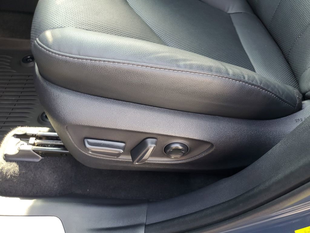 Used 2024 Toyota Grand Highlander AWD image 27