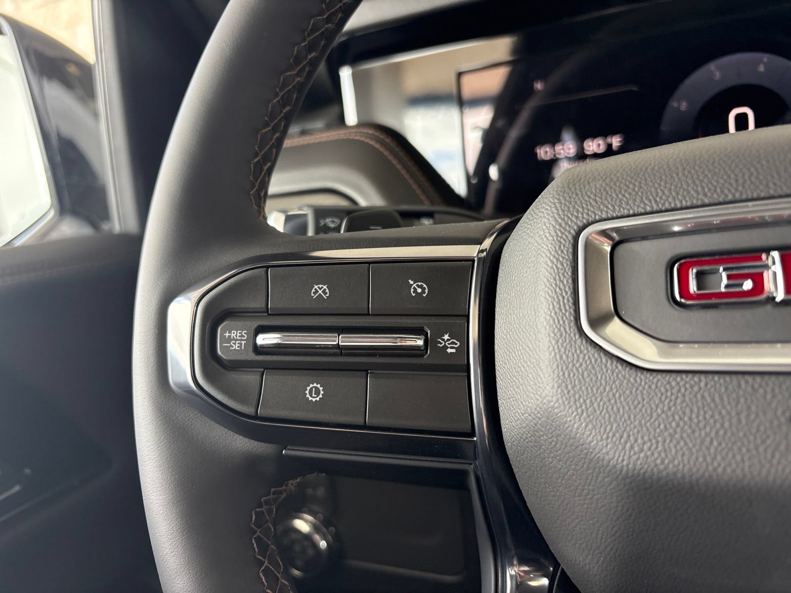 New 2026 GMC Yukon AT4 w/ AT4 Premium Package AWD/4WD image 34