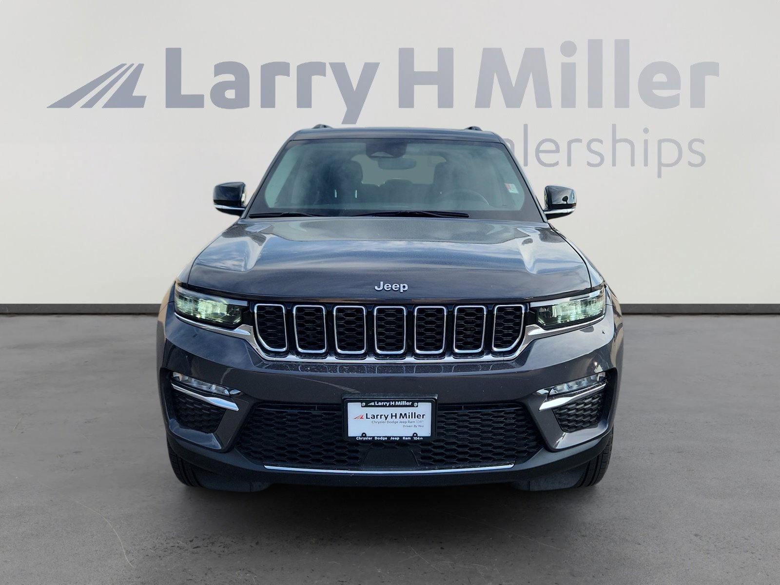 Used 2023 Jeep Grand Cherokee 4WD 4xe image 9