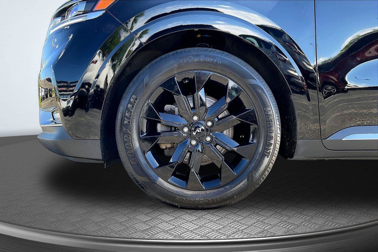 Used 2023 Kia Carnival SX Prestige FWD image 10