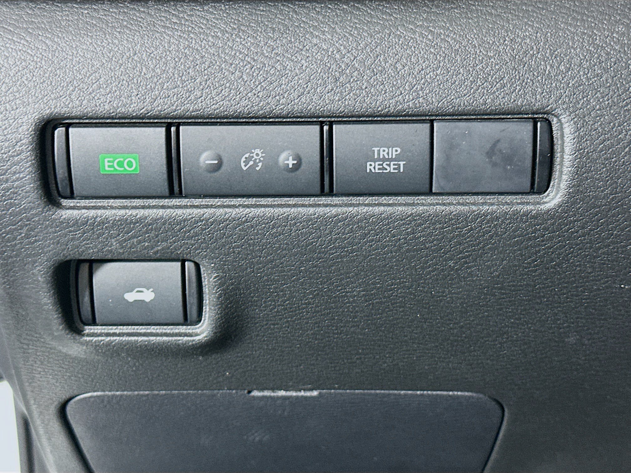 Used 2023 Nissan Sentra SV w/ SV Premium Package FWD image 16