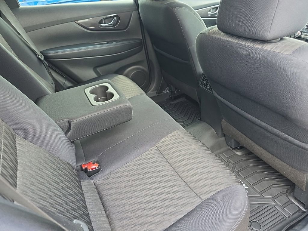 Used 2019 Nissan Rogue SV image 17