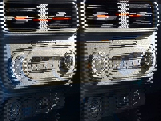 New 2025 Ford Maverick Lariat w/ 4K Tow Package image 27