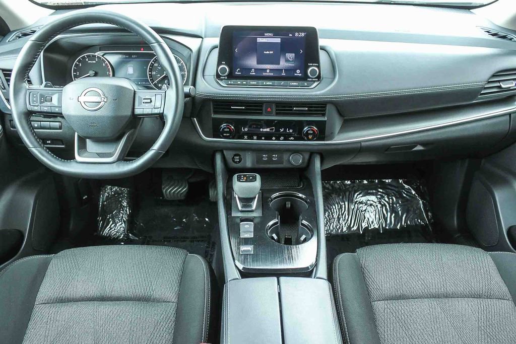 Used 2025 Nissan Rogue SV FWD image 16