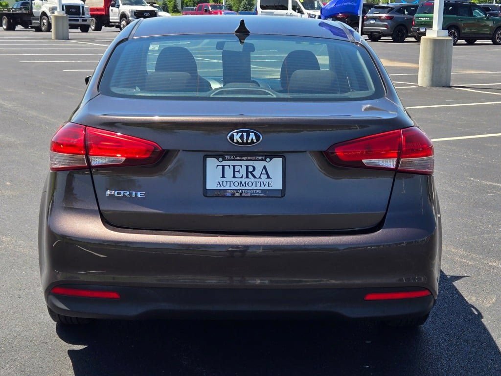 Used 2017 Kia Forte LX FWD image 10
