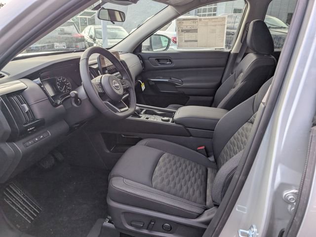 New 2025 Nissan Pathfinder SL image 14