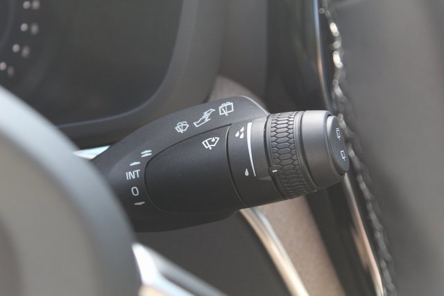 New 2026 Volvo XC60 B5 Plus w/ Climate Package image 19
