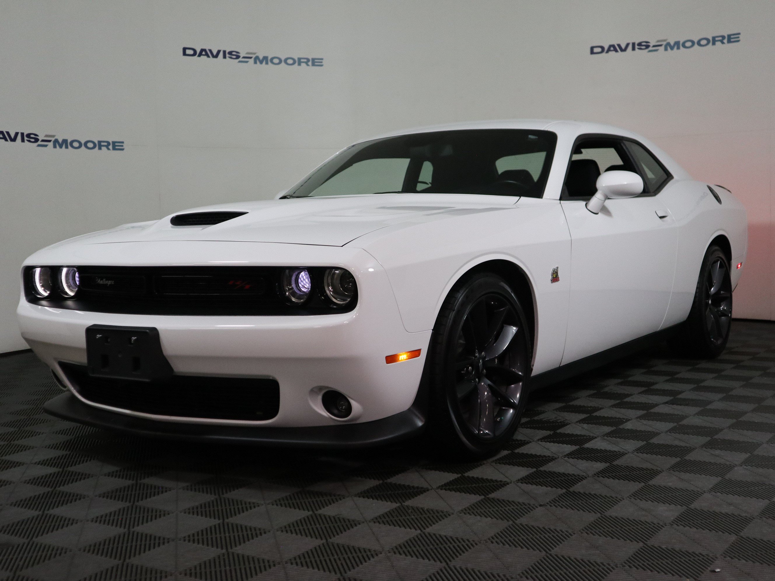 Used 2019 Dodge Challenger R/T Scat Pack RWD image 11