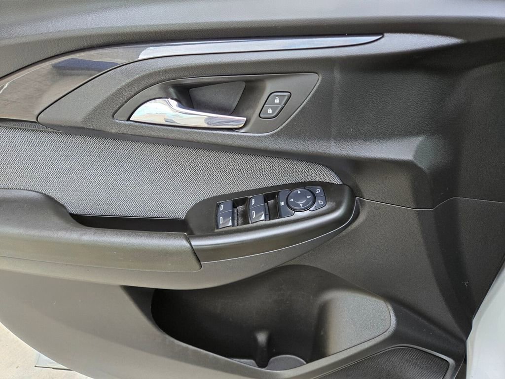 Used 2023 Chevrolet TrailBlazer LS image 22