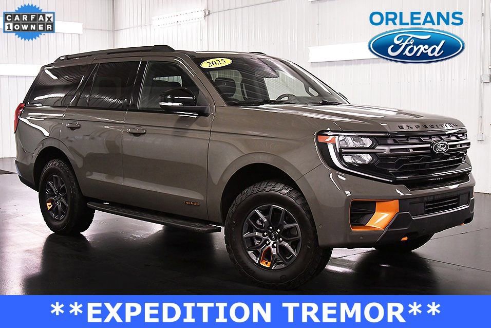 Used 2025 Ford Expedition Tremor image 1