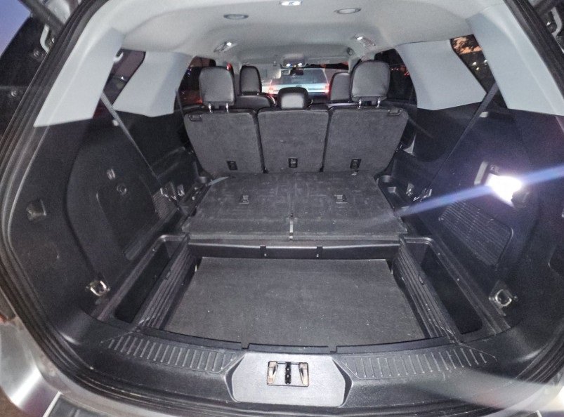 Used 2022 Ford Explorer XLT w/ Equipment Group 202A image 25