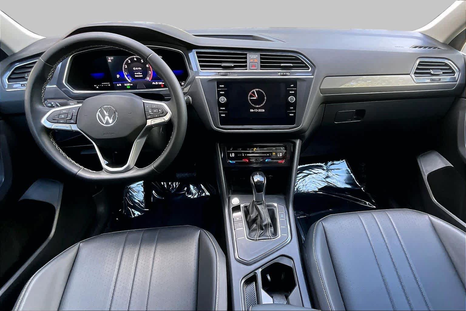 Used 2023 Volkswagen Tiguan SE FWD image 16