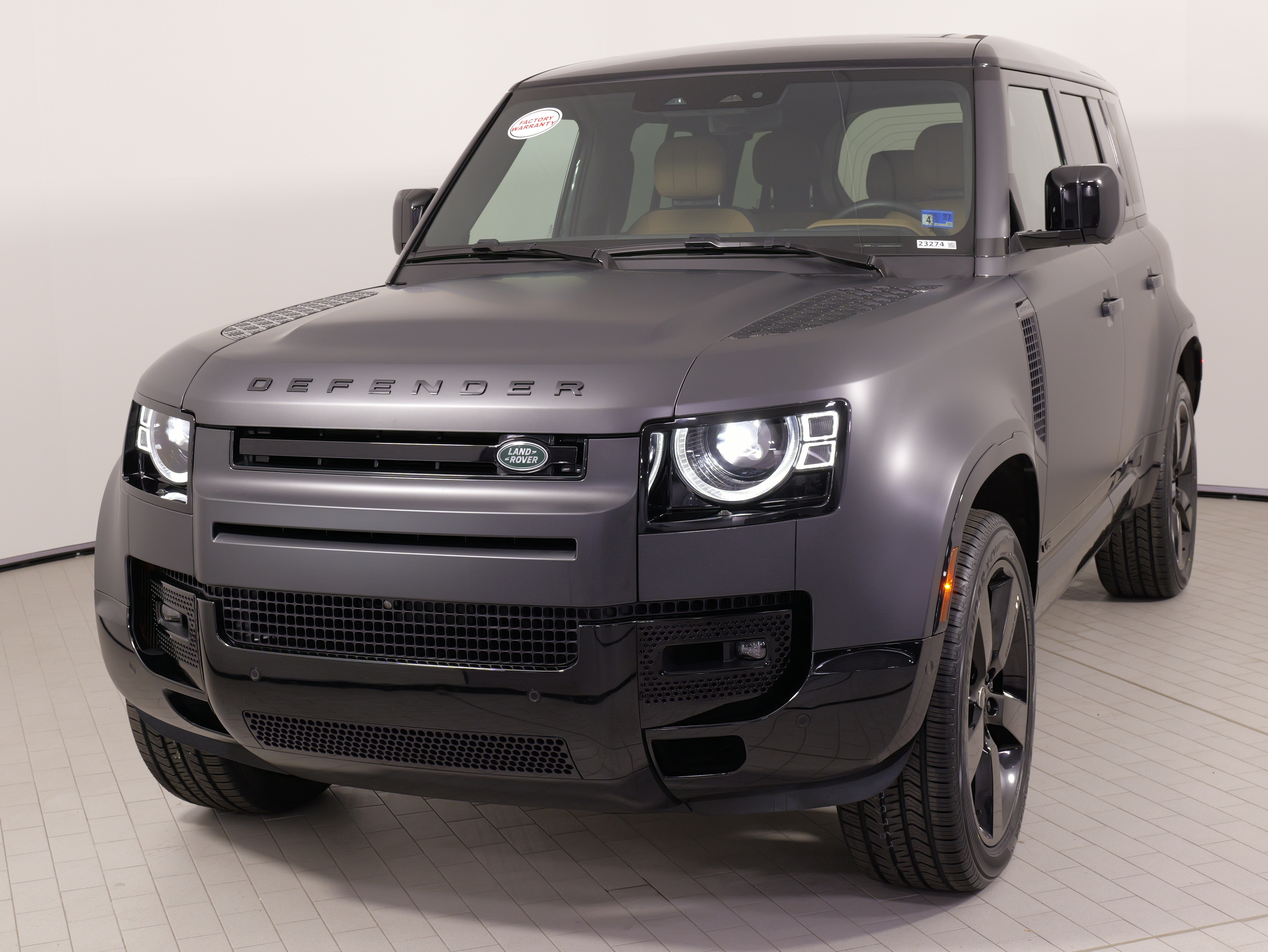 Used 2025 Land Rover Defender 110 V8 AWD/4WD image 4
